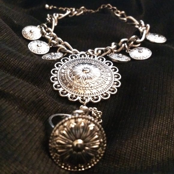 Rare Finger Ring Hand Harness Chain Bracelet